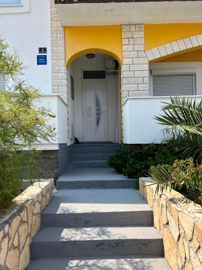 Apartment Vujcic Donji Okrug  Ngoại thất bức ảnh
