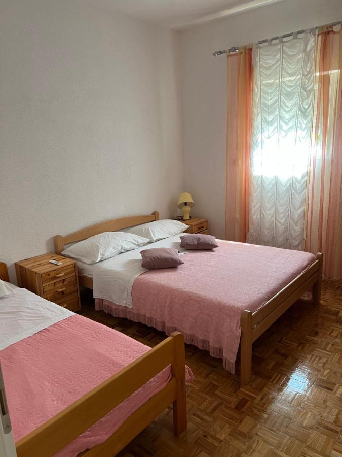Apartment Vujcic Donji Okrug  Ngoại thất bức ảnh