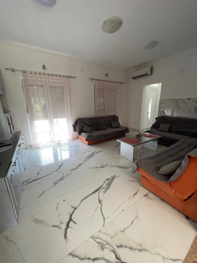 Apartment Vujcic Donji Okrug  Ngoại thất bức ảnh