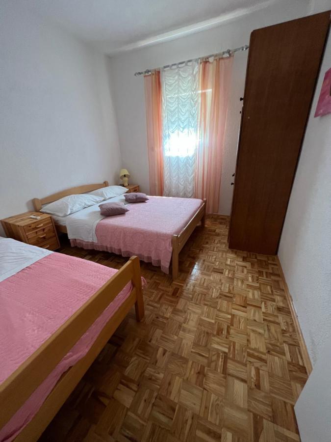 Apartment Vujcic Donji Okrug  Ngoại thất bức ảnh